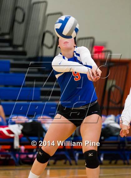 Thumbnail 3 in SS Seward vs. Tuxedo (Section 9 Class D Final) photogallery.