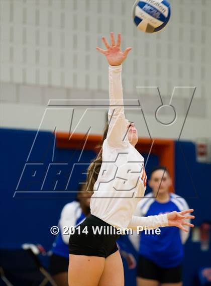 Thumbnail 1 in SS Seward vs. Tuxedo (Section 9 Class D Final) photogallery.