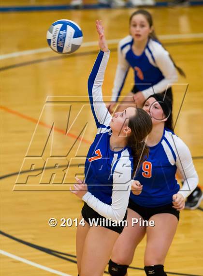 Thumbnail 2 in SS Seward vs. Tuxedo (Section 9 Class D Final) photogallery.