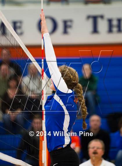Thumbnail 2 in SS Seward vs. Tuxedo (Section 9 Class D Final) photogallery.