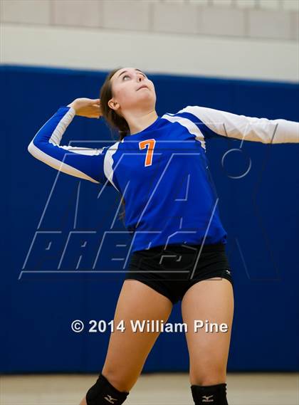 Thumbnail 1 in SS Seward vs. Tuxedo (Section 9 Class D Final) photogallery.