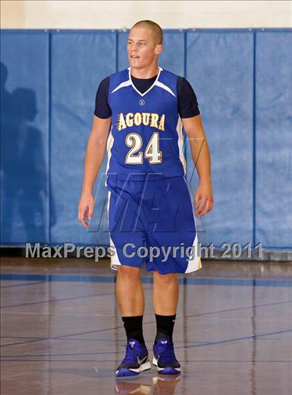 Thumbnail 2 in Roosevelt vs. Agoura (Bulldog Tournament) photogallery.