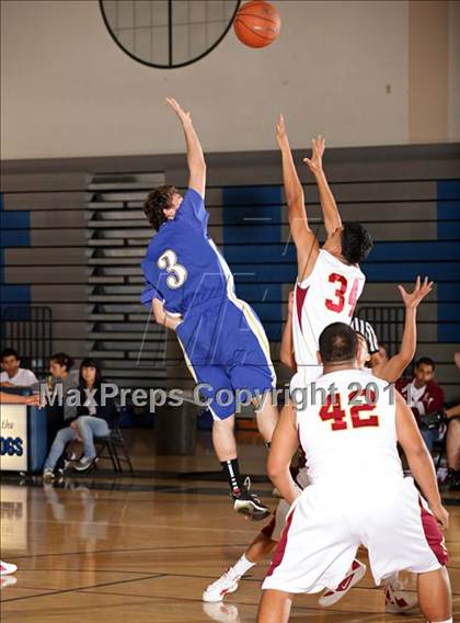 Thumbnail 3 in Roosevelt vs. Agoura (Bulldog Tournament) photogallery.