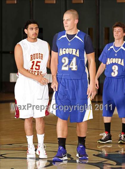 Thumbnail 1 in Roosevelt vs. Agoura (Bulldog Tournament) photogallery.