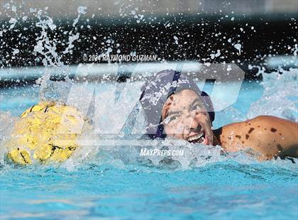 Thumbnail 3 in Clovis East vs. Rocklin photogallery.