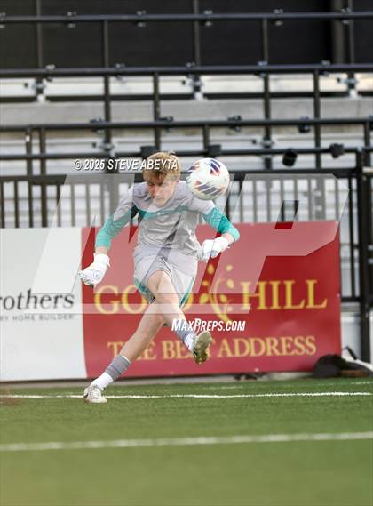 Thumbnail 2 in Mullen vs. Greeley Central (CHSAA 4A Championship) photogallery.