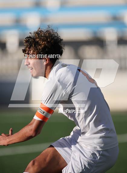 Thumbnail 1 in Mullen vs. Greeley Central (CHSAA 4A Championship) photogallery.