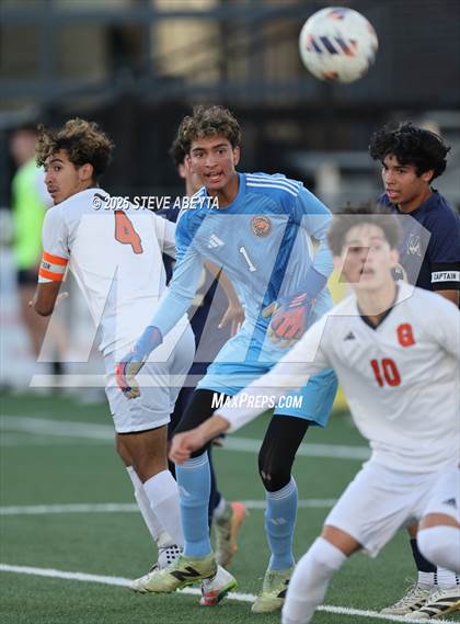 Thumbnail 1 in Mullen vs. Greeley Central (CHSAA 4A Championship) photogallery.