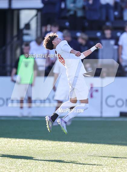 Thumbnail 2 in Mullen vs. Greeley Central (CHSAA 4A Championship) photogallery.