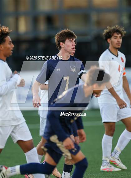 Thumbnail 2 in Mullen vs. Greeley Central (CHSAA 4A Championship) photogallery.