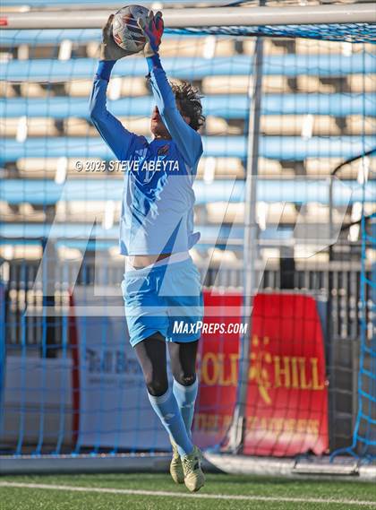 Thumbnail 2 in Mullen vs. Greeley Central (CHSAA 4A Championship) photogallery.