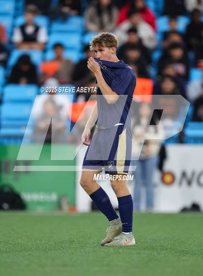 Thumbnail 2 in Mullen vs. Greeley Central (CHSAA 4A Championship) photogallery.