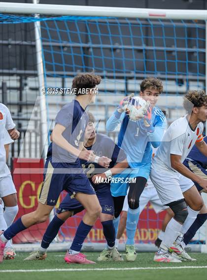 Thumbnail 1 in Mullen vs. Greeley Central (CHSAA 4A Championship) photogallery.
