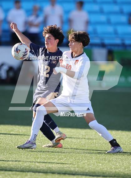 Thumbnail 1 in Mullen vs. Greeley Central (CHSAA 4A Championship) photogallery.