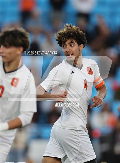 Thumbnail 3 in Mullen vs. Greeley Central (CHSAA 4A Championship) photogallery.