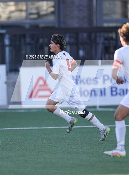 Thumbnail 2 in Mullen vs. Greeley Central (CHSAA 4A Championship) photogallery.