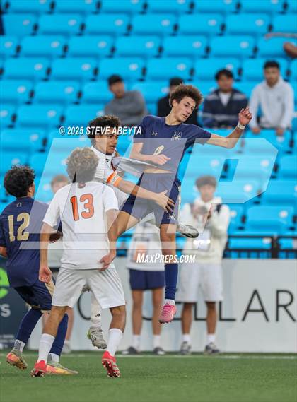 Thumbnail 3 in Mullen vs. Greeley Central (CHSAA 4A Championship) photogallery.