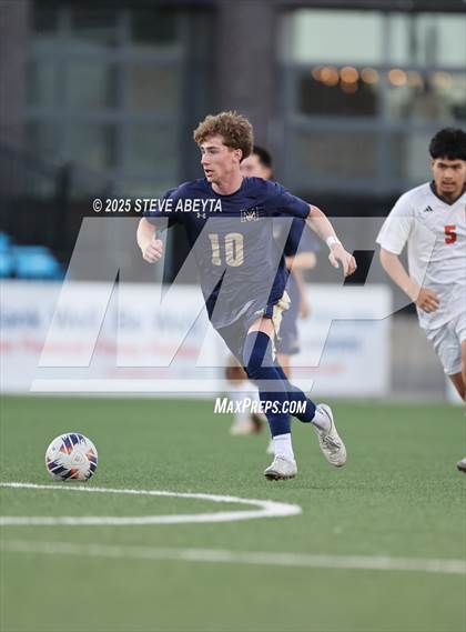 Thumbnail 2 in Mullen vs. Greeley Central (CHSAA 4A Championship) photogallery.