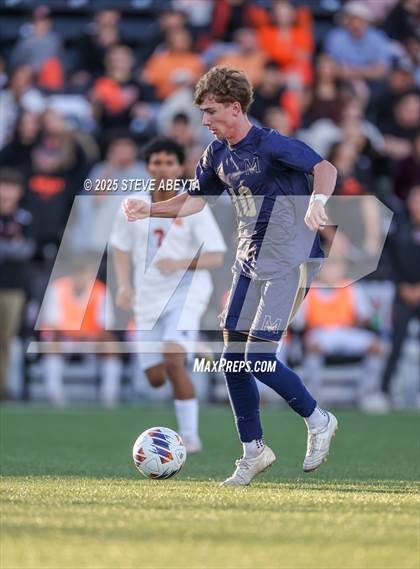 Thumbnail 2 in Mullen vs. Greeley Central (CHSAA 4A Championship) photogallery.