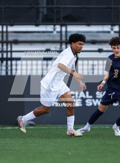 Thumbnail 2 in Mullen vs. Greeley Central (CHSAA 4A Championship) photogallery.