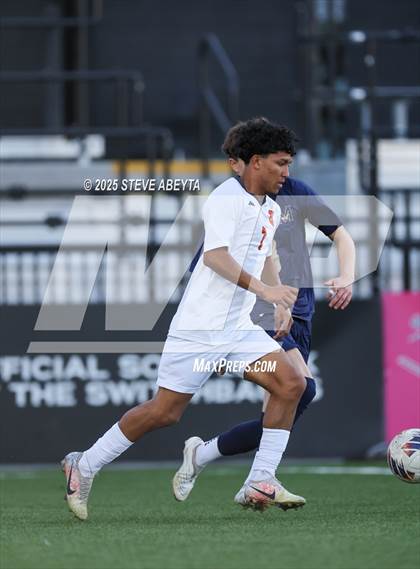 Thumbnail 3 in Mullen vs. Greeley Central (CHSAA 4A Championship) photogallery.