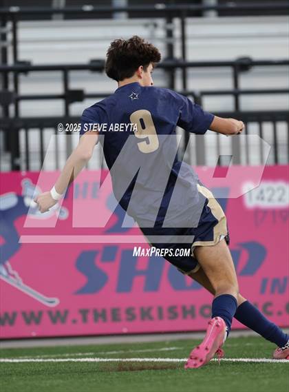 Thumbnail 2 in Mullen vs. Greeley Central (CHSAA 4A Championship) photogallery.