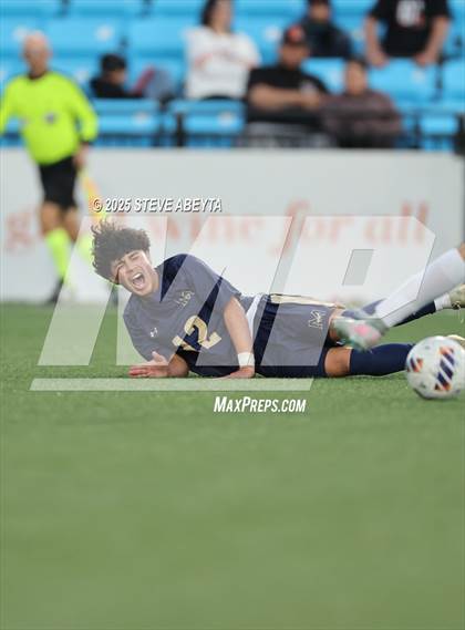 Thumbnail 3 in Mullen vs. Greeley Central (CHSAA 4A Championship) photogallery.