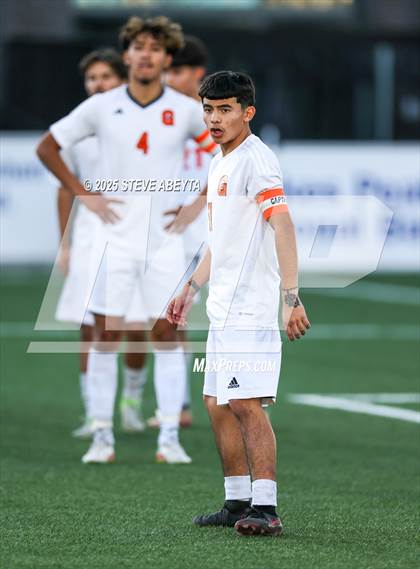 Thumbnail 1 in Mullen vs. Greeley Central (CHSAA 4A Championship) photogallery.