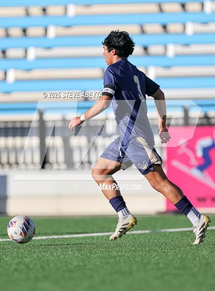 Thumbnail 2 in Mullen vs. Greeley Central (CHSAA 4A Championship) photogallery.