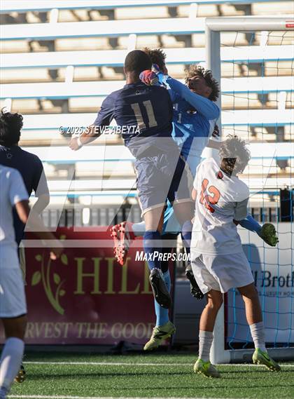 Thumbnail 3 in Mullen vs. Greeley Central (CHSAA 4A Championship) photogallery.