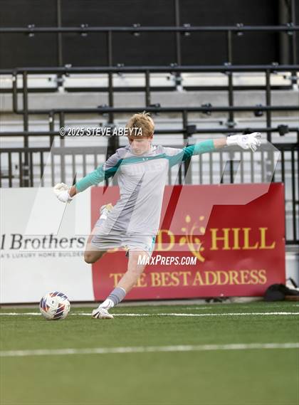 Thumbnail 3 in Mullen vs. Greeley Central (CHSAA 4A Championship) photogallery.