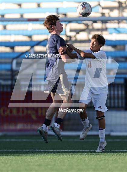Thumbnail 3 in Mullen vs. Greeley Central (CHSAA 4A Championship) photogallery.