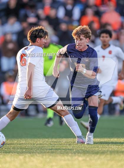 Thumbnail 3 in Mullen vs. Greeley Central (CHSAA 4A Championship) photogallery.