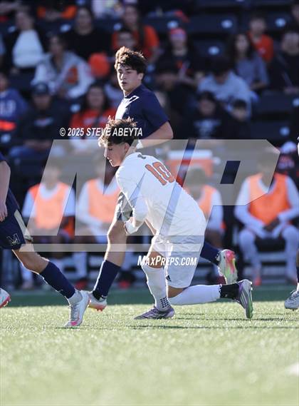 Thumbnail 2 in Mullen vs. Greeley Central (CHSAA 4A Championship) photogallery.