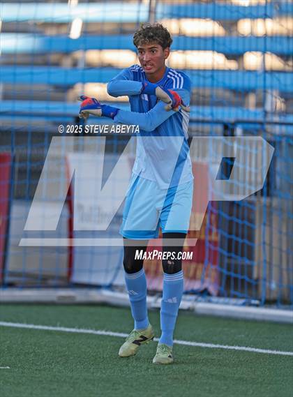 Thumbnail 2 in Mullen vs. Greeley Central (CHSAA 4A Championship) photogallery.