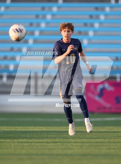 Thumbnail 2 in Mullen vs. Greeley Central (CHSAA 4A Championship) photogallery.