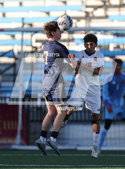 Thumbnail 2 in Mullen vs. Greeley Central (CHSAA 4A Championship) photogallery.