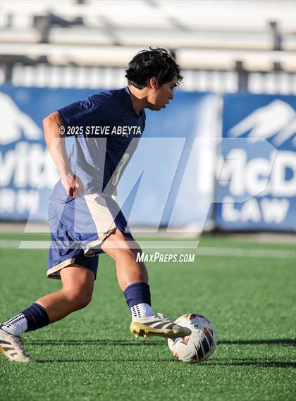 Thumbnail 2 in Mullen vs. Greeley Central (CHSAA 4A Championship) photogallery.