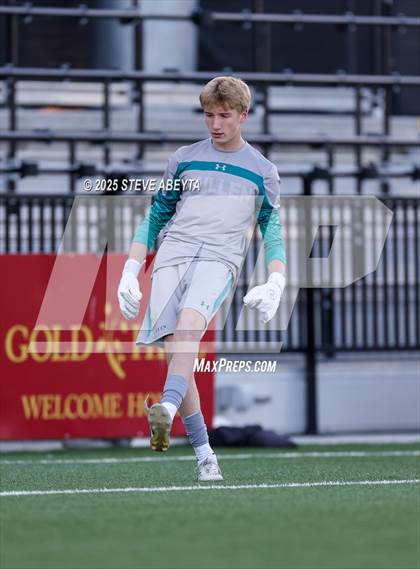 Thumbnail 1 in Mullen vs. Greeley Central (CHSAA 4A Championship) photogallery.