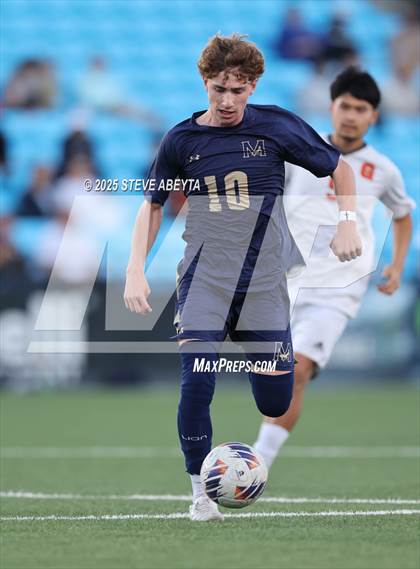 Thumbnail 2 in Mullen vs. Greeley Central (CHSAA 4A Championship) photogallery.