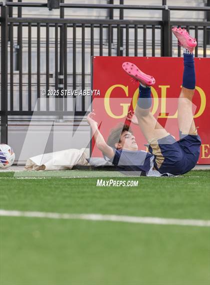 Thumbnail 2 in Mullen vs. Greeley Central (CHSAA 4A Championship) photogallery.