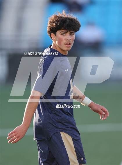 Thumbnail 2 in Mullen vs. Greeley Central (CHSAA 4A Championship) photogallery.