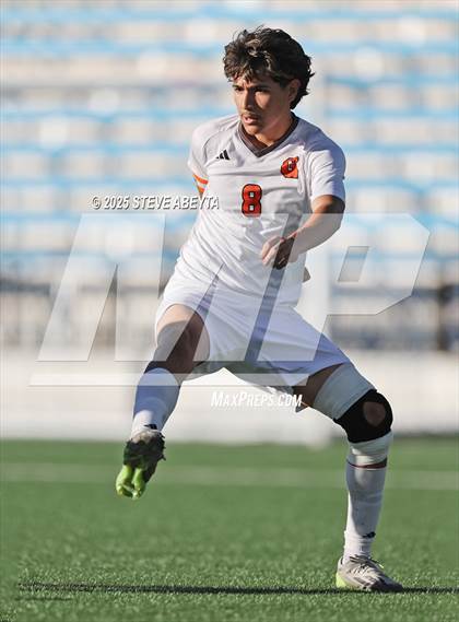 Thumbnail 2 in Mullen vs. Greeley Central (CHSAA 4A Championship) photogallery.