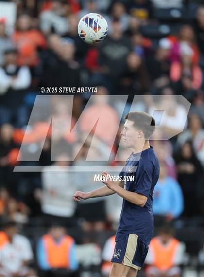 Thumbnail 3 in Mullen vs. Greeley Central (CHSAA 4A Championship) photogallery.