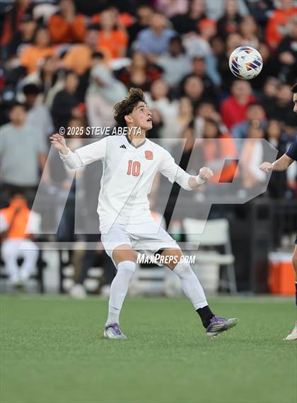 Thumbnail 2 in Mullen vs. Greeley Central (CHSAA 4A Championship) photogallery.