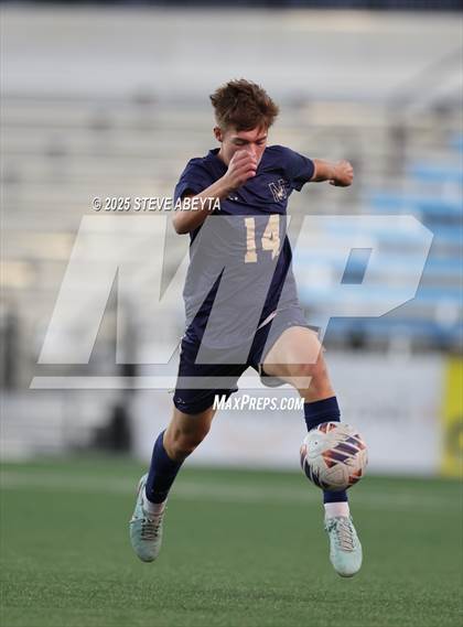 Thumbnail 2 in Mullen vs. Greeley Central (CHSAA 4A Championship) photogallery.