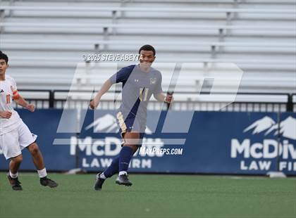 Thumbnail 2 in Mullen vs. Greeley Central (CHSAA 4A Championship) photogallery.