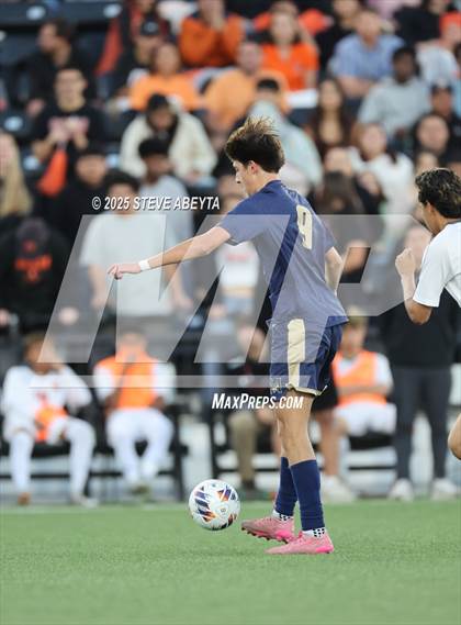 Thumbnail 1 in Mullen vs. Greeley Central (CHSAA 4A Championship) photogallery.