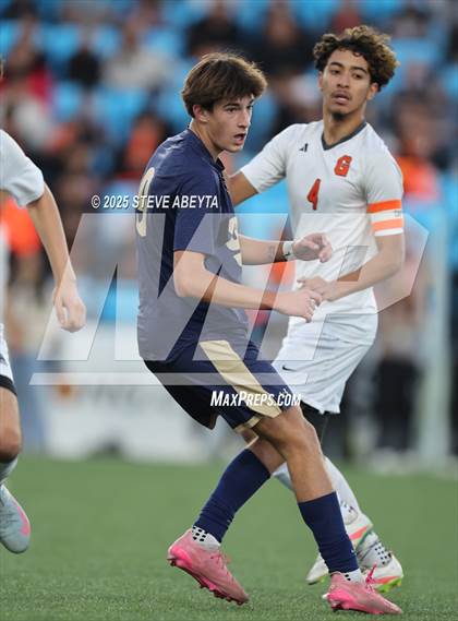 Thumbnail 1 in Mullen vs. Greeley Central (CHSAA 4A Championship) photogallery.