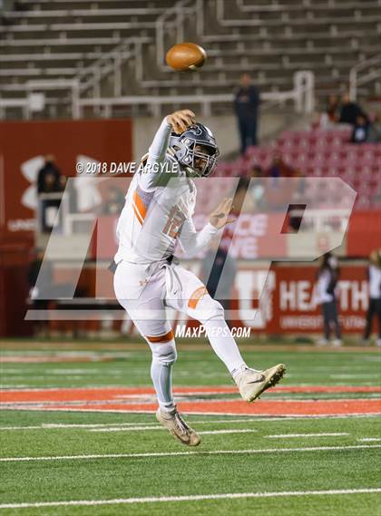 Thumbnail 2 in Skyridge vs. Corner Canyon (UHSAA 5A Final) photogallery.